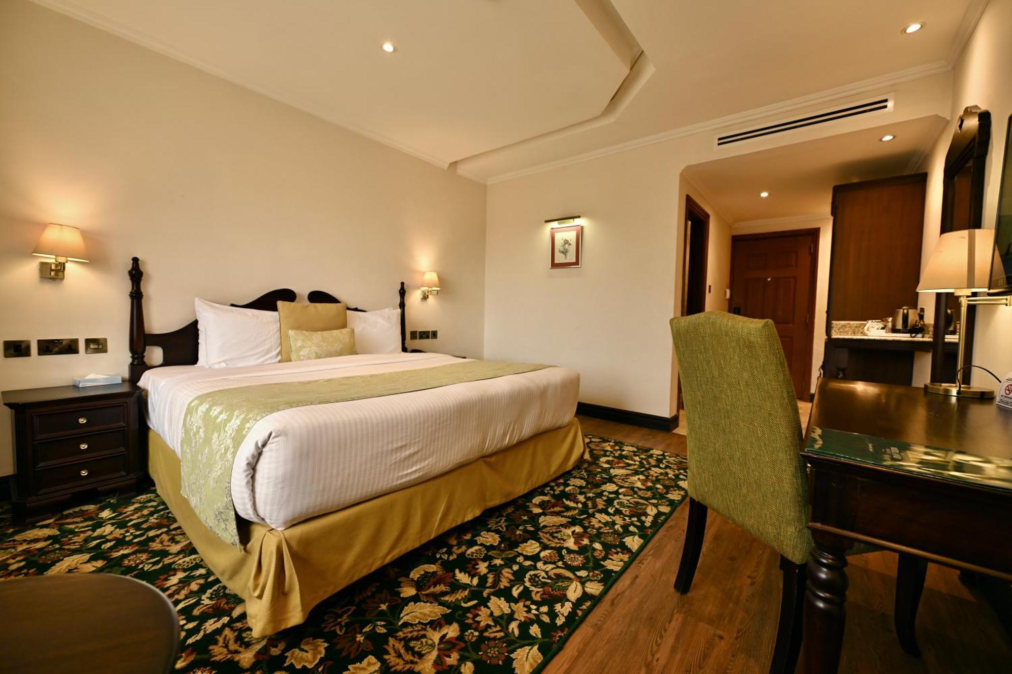 Midland Hotel Nakuru Exterior photo
